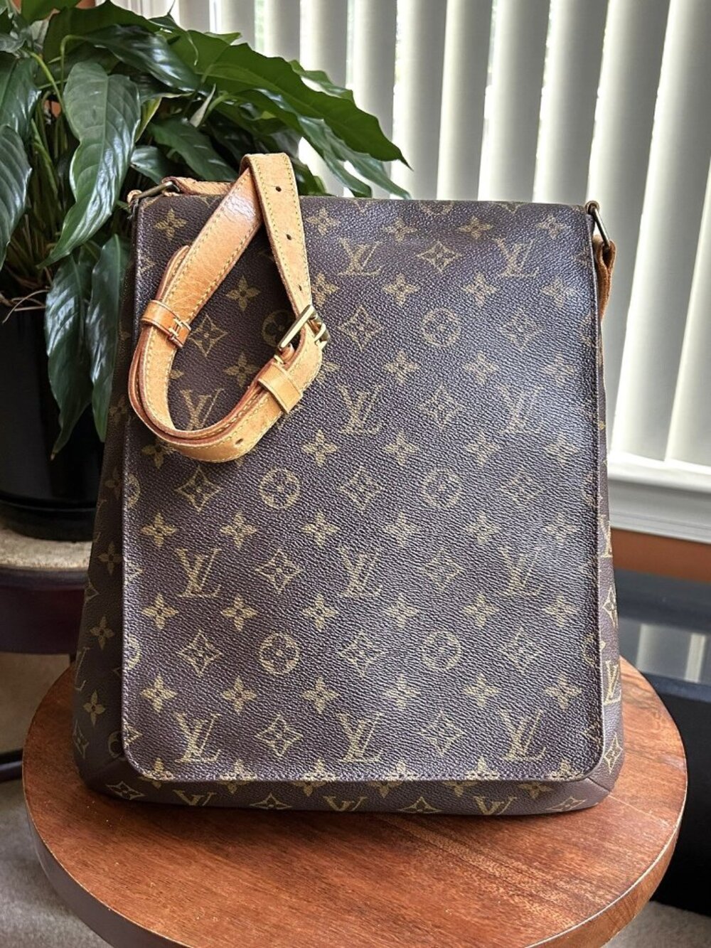 LOUIS VUITTON Monogram Musette GM, Brown